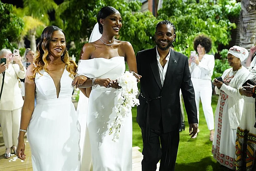 שמלת הכלה של טיטי איינאו