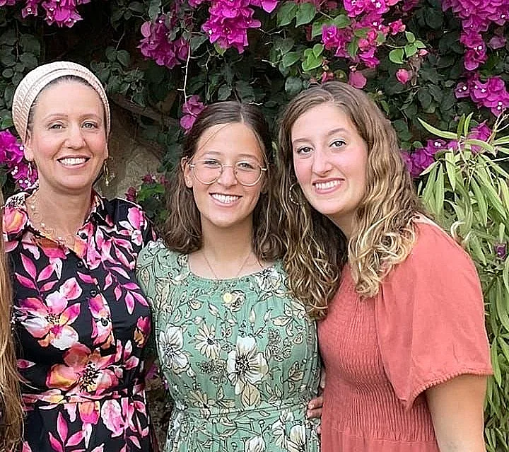 לוסי די ושתי בנותיה מאיה ורינה שנרצחו בפיגוע בבקעה