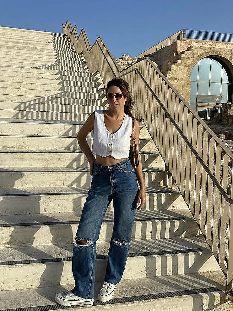 ג'ינס בגזרה ישרה