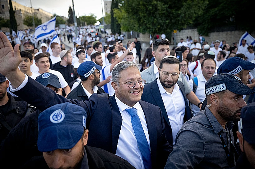 השר איתמר בן גביר במצעד הדגלים, בשנה שעברה