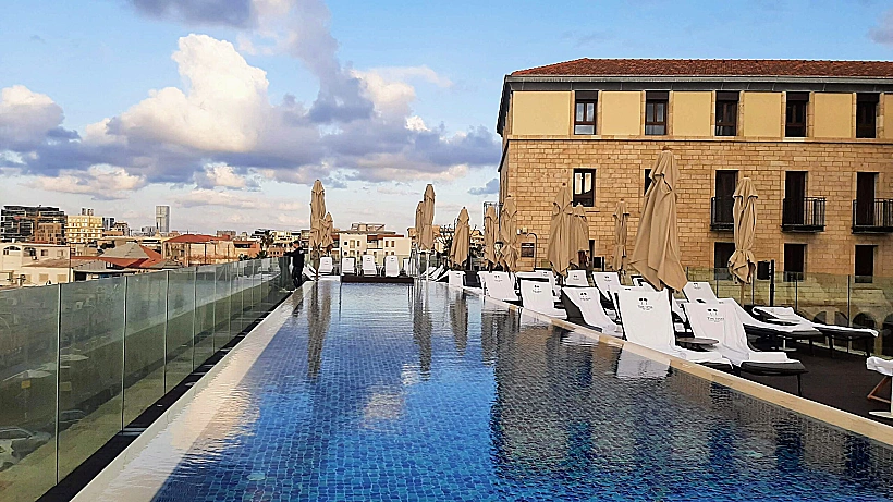 הבריכה של מלון סטאי