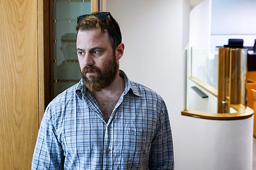 יותם אוקון, המורה שהורשע באונס תלמידה, בעת הקראת גזר דינו