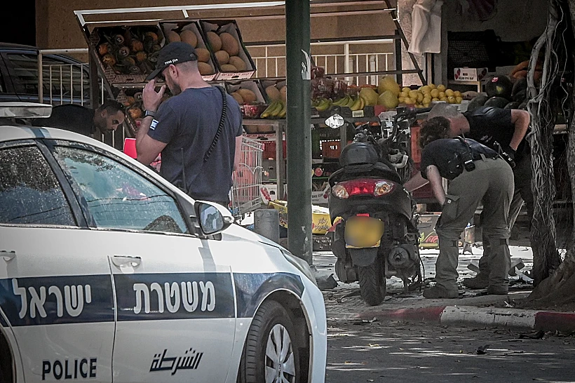 ניידת משטרה בזירת פיצוץ האופנוע ברמת גן