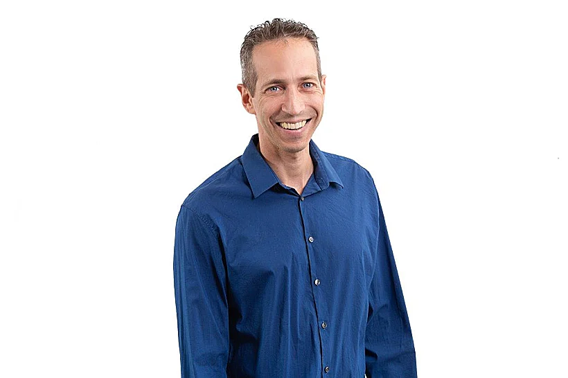 אורן אפל, מנכ״ל חברת פלוס המייעצת לחברות בנושא אושר ארגוני