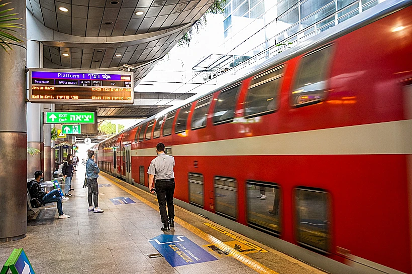 רכבת ישראל נתב"ג תחנת הרכבת בנמל