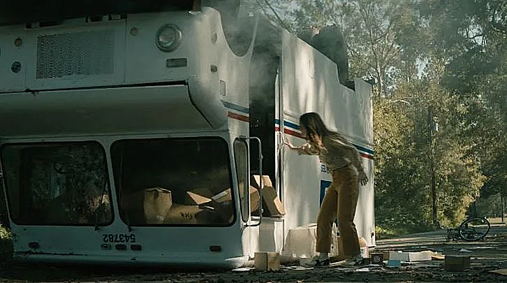 "אף אחד לא יציל אותך"