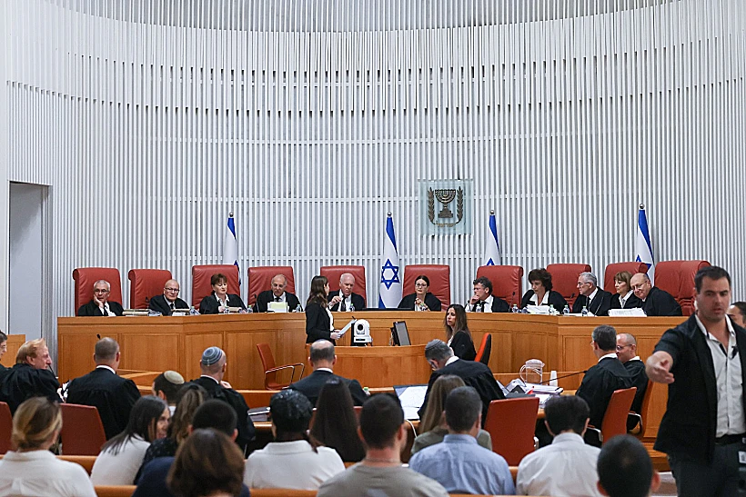 שופטי בג"ץ בדיון חוק הנבצרות