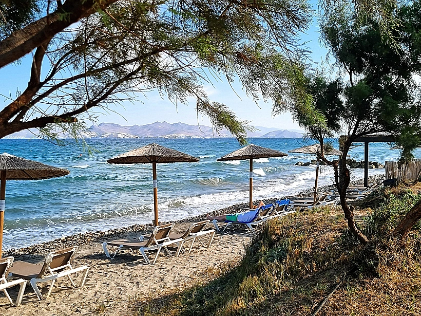 רצועת החוף של מלון אסטיר אודיסאוס