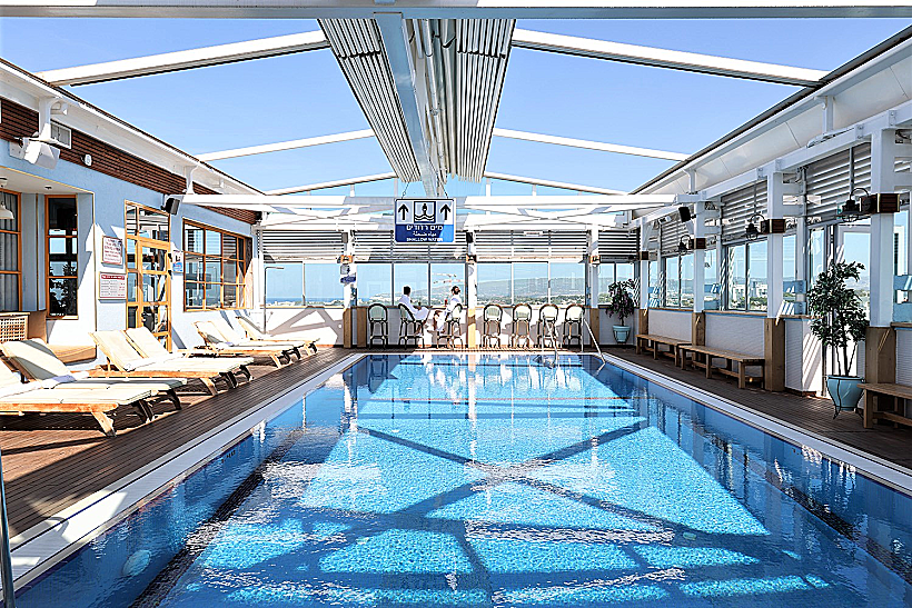 בריכת המלון קאזה