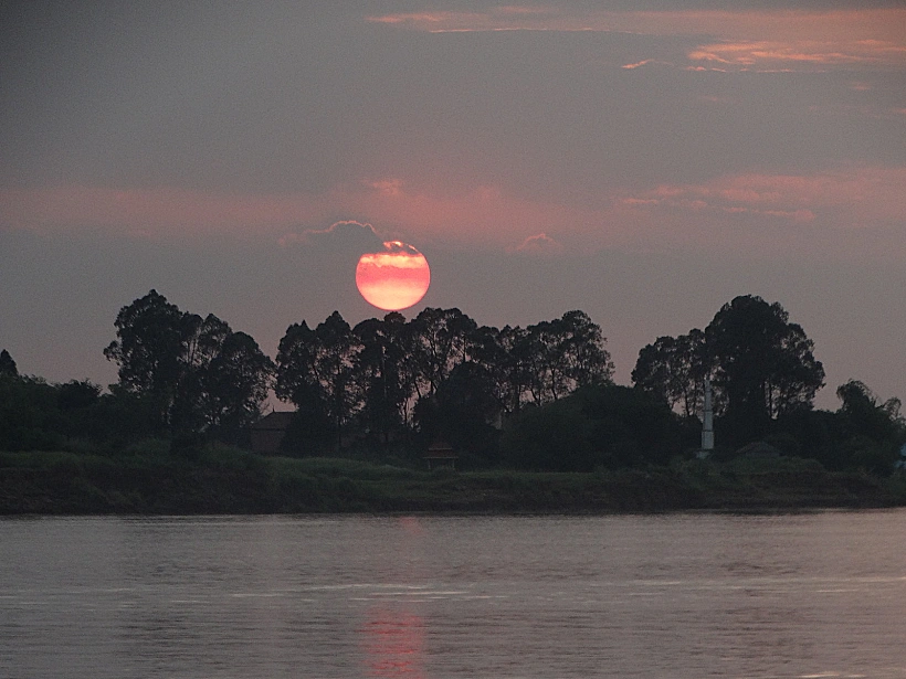 שקיעה על נהר המקונג
