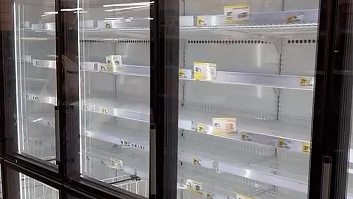 מתנפלים על הסופרים חרבות ברזל