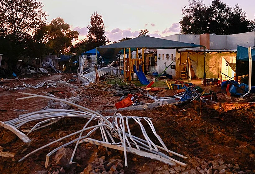 ההרס והחורבן אחרי הטבח בקיבוץ בארי
