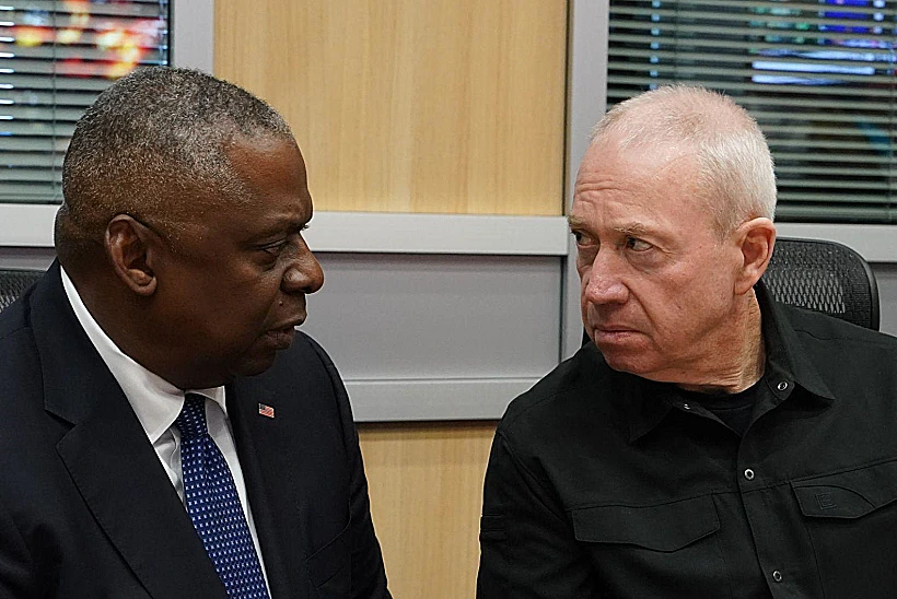 השר גלנט עם מזכיר ההגנה האמריקני לויד אוסטין בבור בקריה