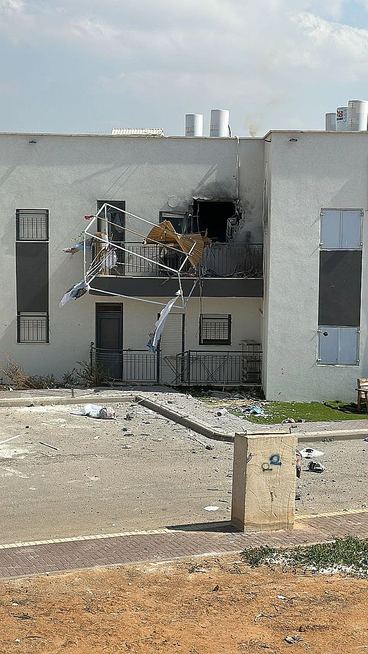 פגיעת הרקטה בשדרות חרבות ברזל