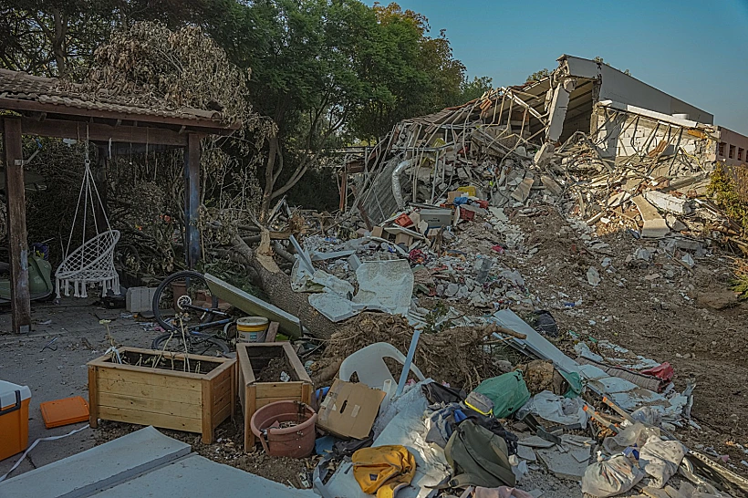 ההרס והחורבן אחרי הטבח בקיבוץ בארי