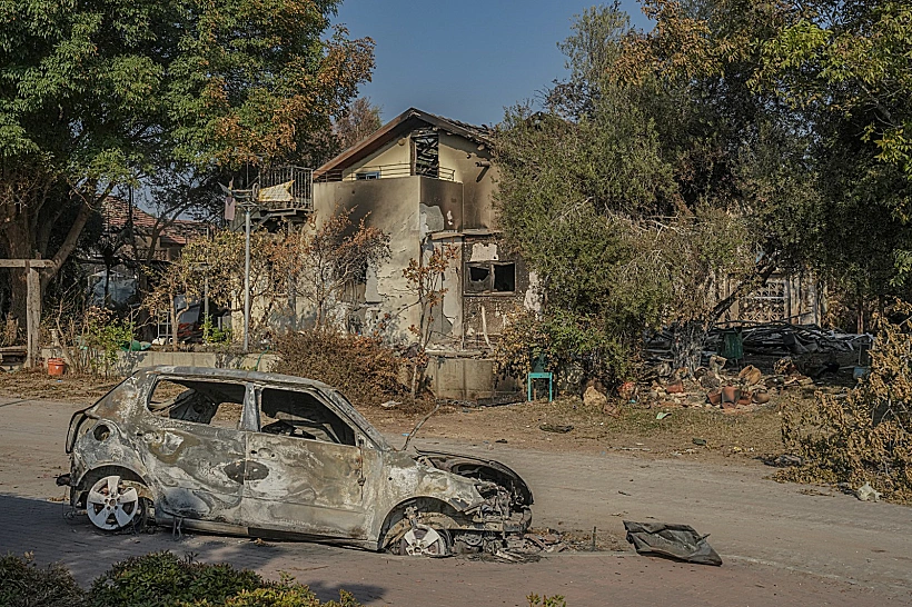 ההרס והחורבן אחרי הטבח בקיבוץ בארי