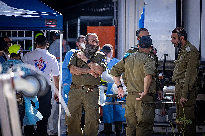 כוחות צה"ל וזק"א במתקן הצבאי בשורה