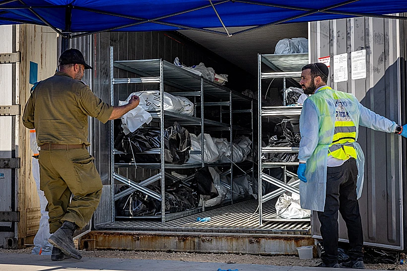 כוחות צה"ל וזק"א במתקן הצבאי בשורה
