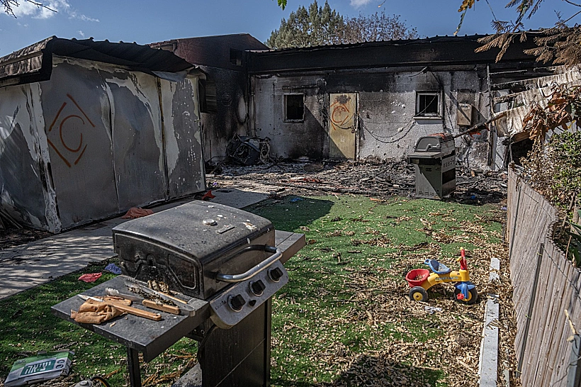 ההרס והחורבן אחרי הטבח בקיבוץ ניר עוז