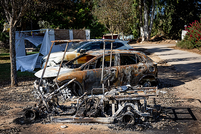 ההרס והחורבן אחרי הטבח בקיבוץ נחל עוז