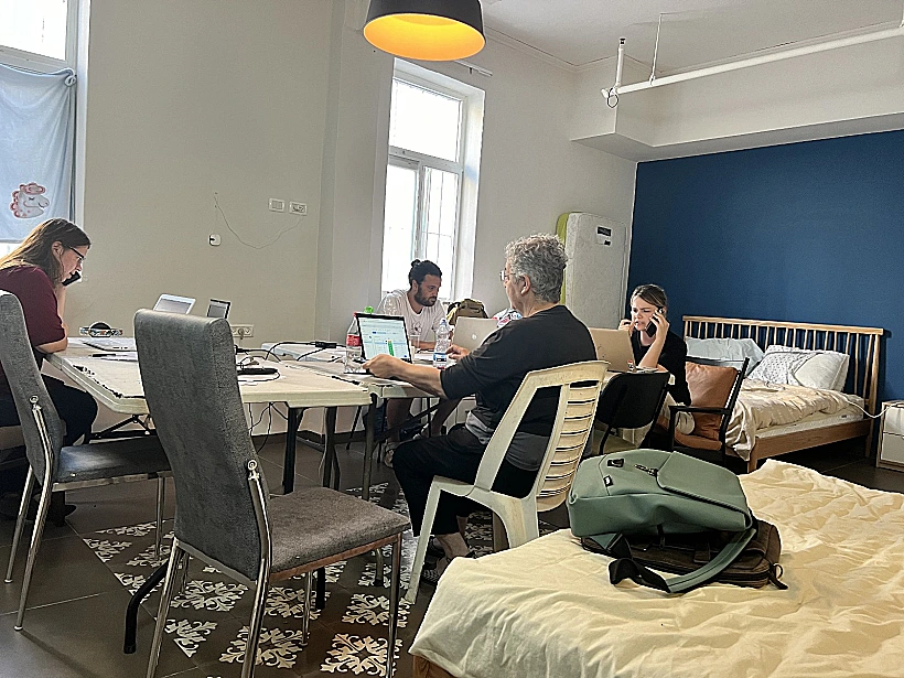 ביום - חמל בחיפה, בלילה דירת מגורים