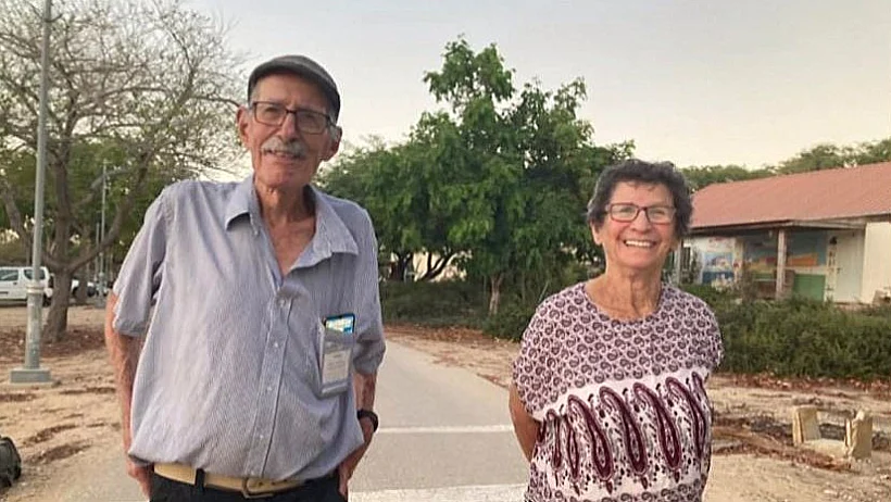 יוכבד ליפשיץ עם בעלה עודד, שעדיין נמצא בשבי חמאס