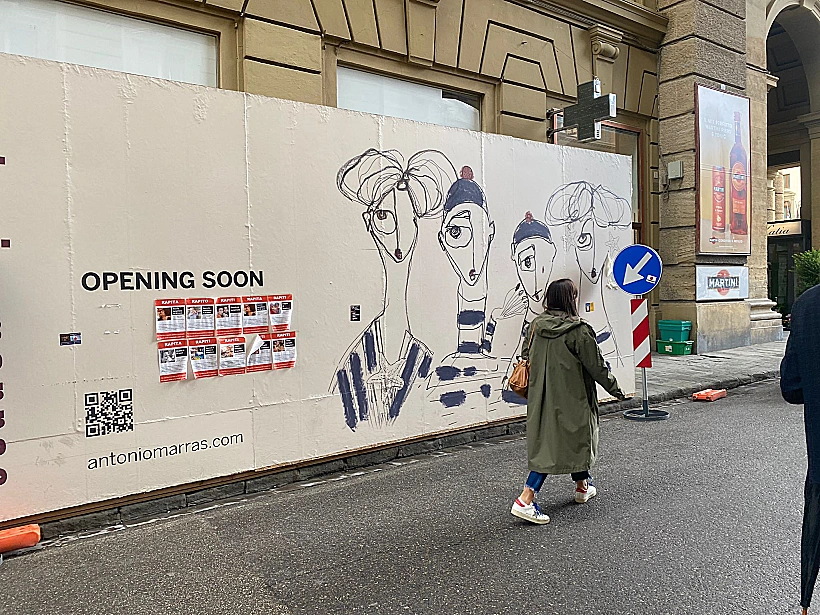 כרזות בפיאצה דלה רפובליקה בפירנצה