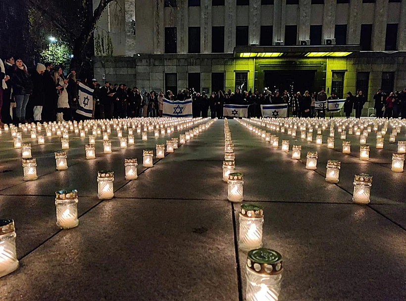 סטודנטים לרפואה בליטא הדליקו 1,400 נרות לזכר הנרצחים והנרצחות חרבות ברזל