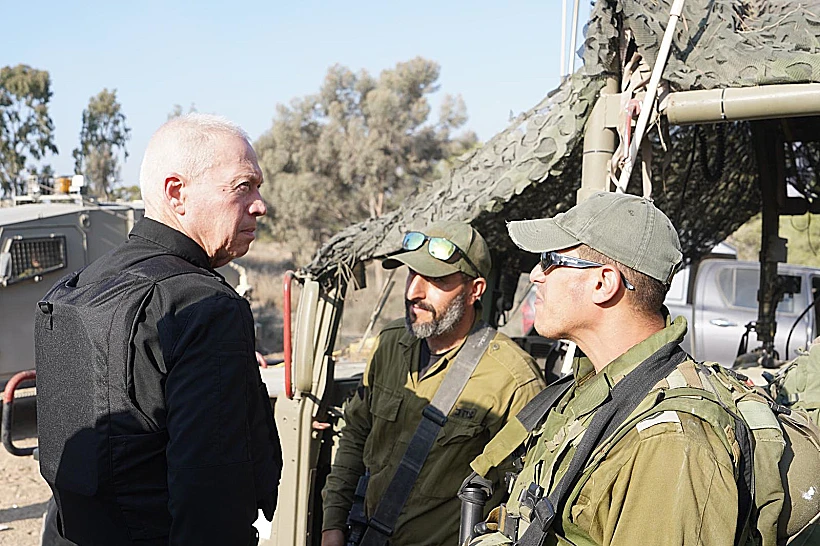 חרבות ברזל יואב גלנט, הגיע היום לשטחי הכינוס של אוגדה 36 בסמוך לגבול עזה