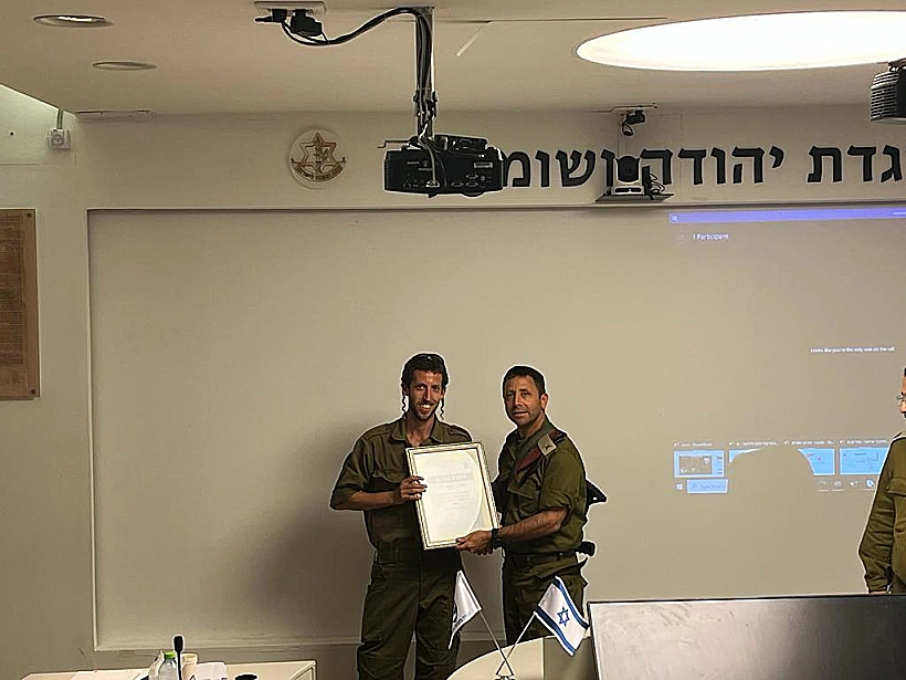 אלחנן קליין (משמאל), שנרצח בפיגוע הירי בשומרון חרבות ברזזל