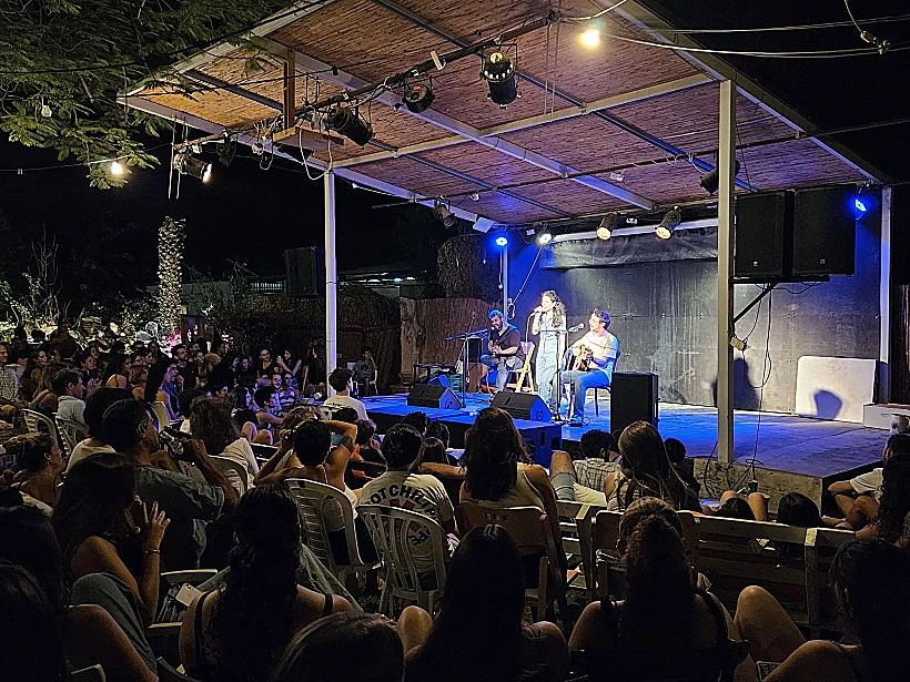 הופעה ב"בר המכוורת