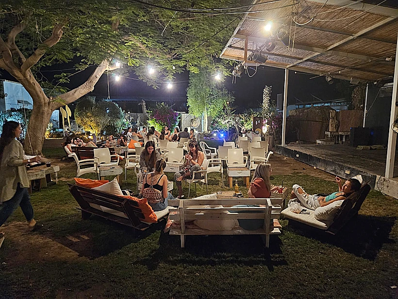 "בר המכוורת", אתר הבילוי המרכזי של תושבי הערבה