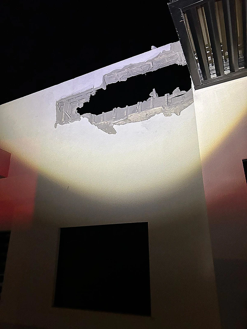 חרבות ברזל פגיעה ישירה בבית מגורים בשדרות