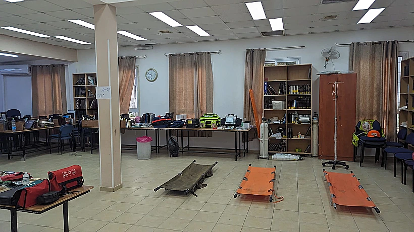 מרפאת השדה שהוקמה בבית הכנסת בעוטף עזה חרבות ברזל