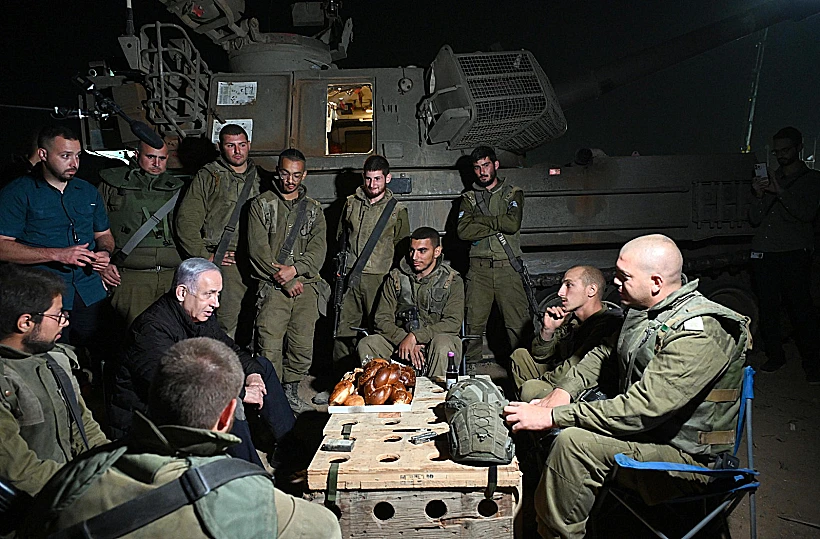 נתניהו בקידוש שבת עם לוחמים
