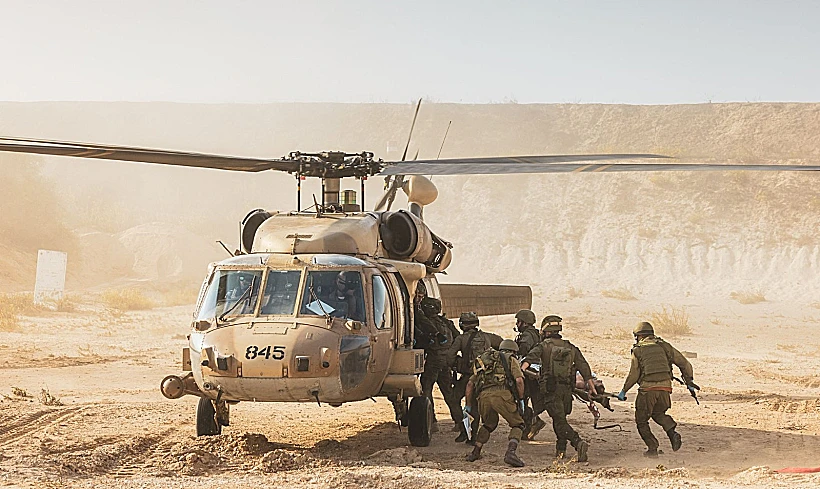 פינוי פצועים על ידי מסוקי החילוץ ויחידה 669