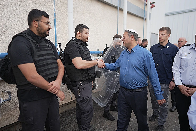 השר לביטחון לאומי איתמר בסיור המתקן הכליאהן גביר ב