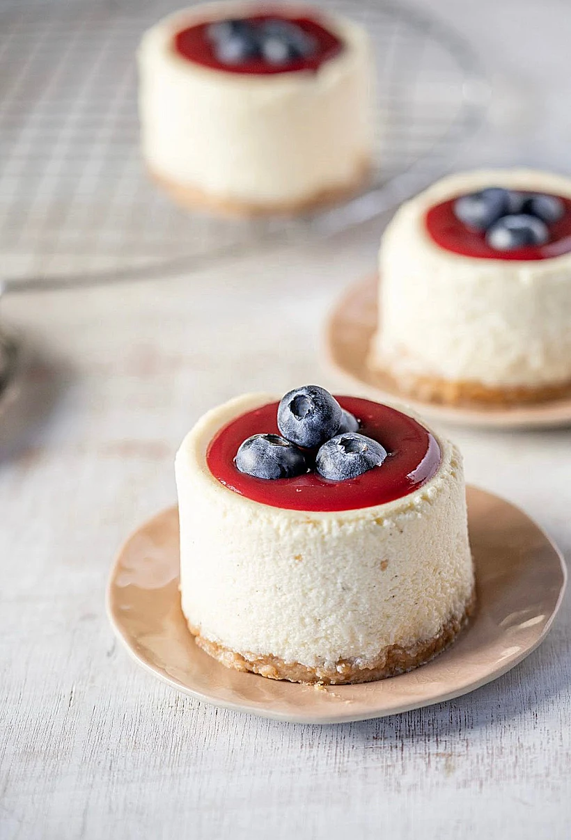 עוגות גבינה ושוקולד לבן של קרן קדוש