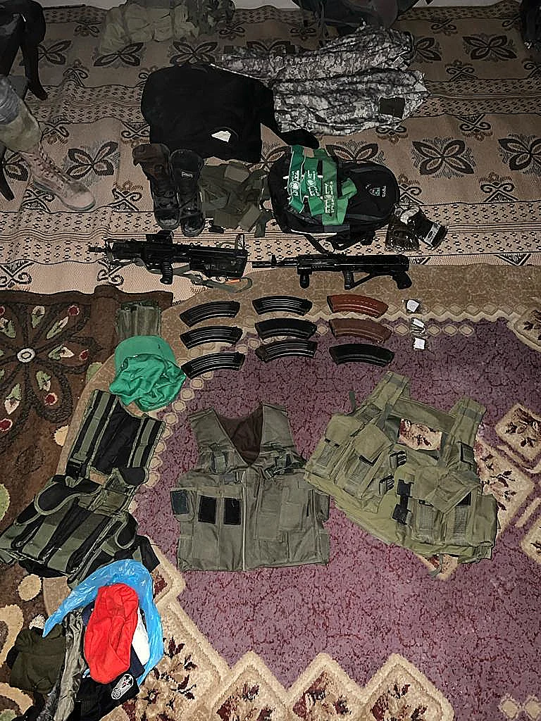 עזה חרבות ברזל רצועה חמאס ג'יהאד צה"ל חייל אמצעי לחימה שהוחרמו על ידי לוחמי צוותי הקרב של חטיבת הנח"ל וחטיבה 460