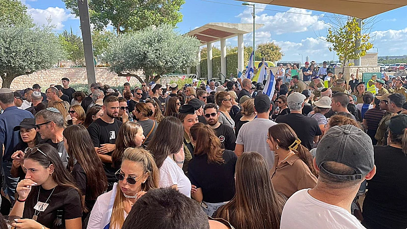 הלווייתה של רב"ט נועה מרציאנו בבית העלמין במודיעין