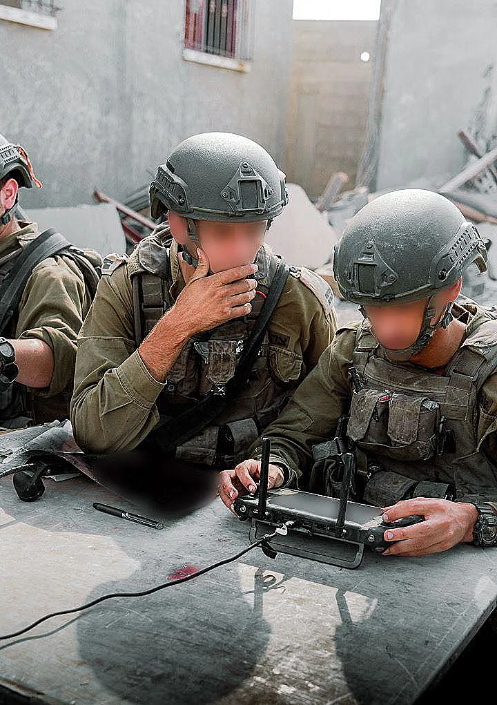 חרבות ברזל צה"ל חייל איסוף קרבי פעילות גדוד 414 ברצועת עזה