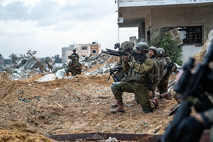 לוחמי צוות הקרב של חטיבת הנח"ל פועלים בג'באליה עזה חרבות ברזל