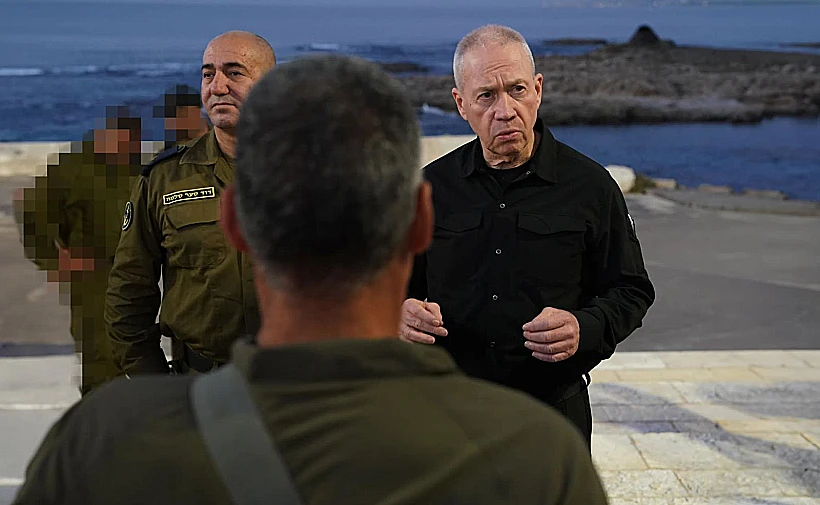 השר גלנט עם לוחמי שייטת 13