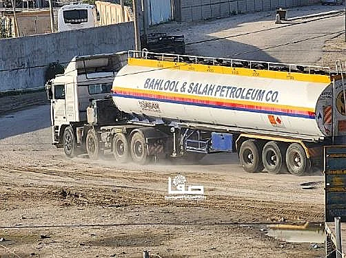 משאית דלק בכניסה למעבר רפיח