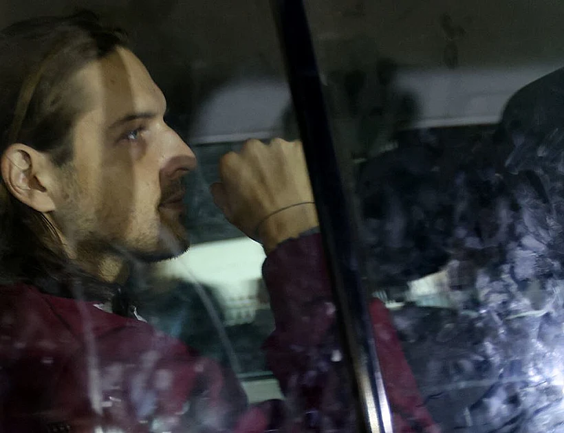 רוני קריבוי ברכב של הצלב האדום