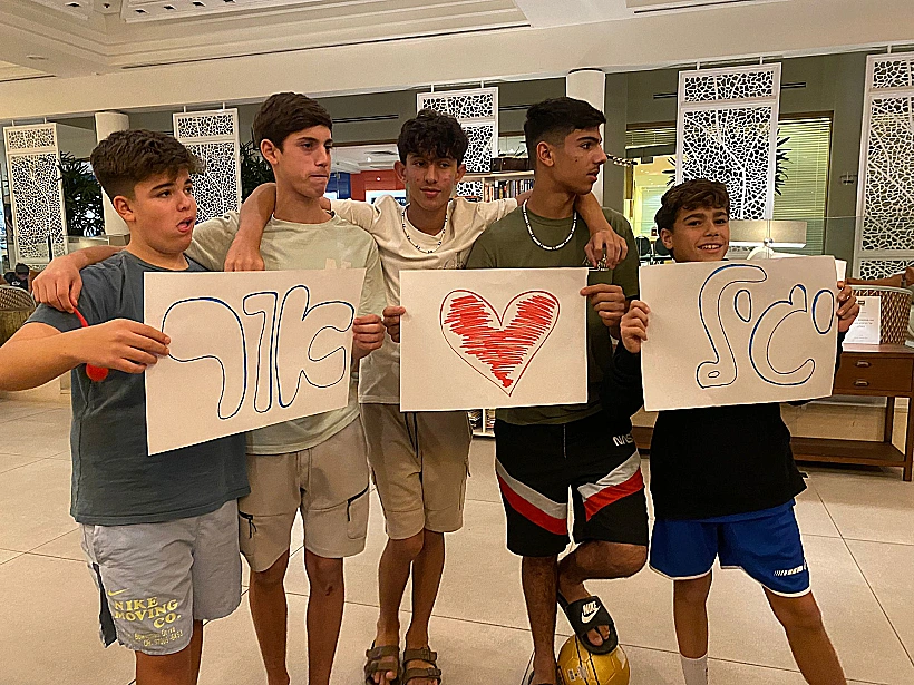 חבריהם של אור ויגיל יעקב נערכים לשובם מהשבי