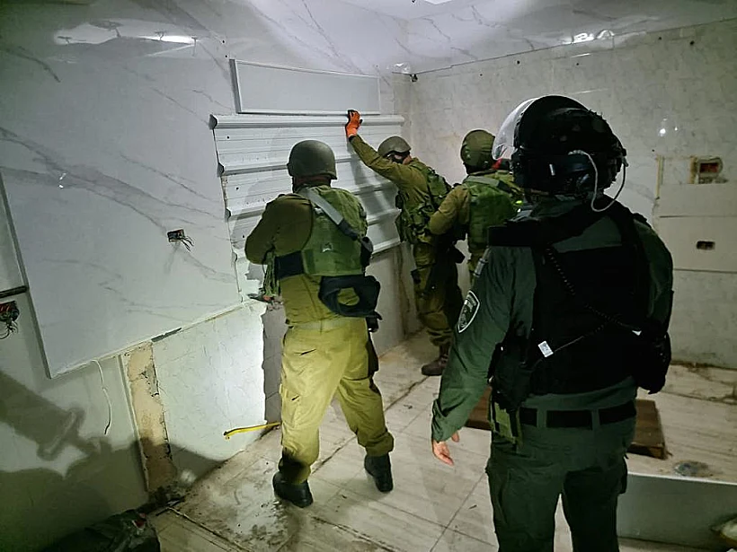 איטום בתי משפחות המחבלים שביצעו את פיגוע הירי בי-ם