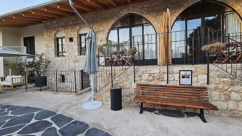 החצר של סוויטות בוטיק הגפן