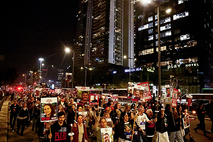 חטופים חרבות ברזל הפגנה
