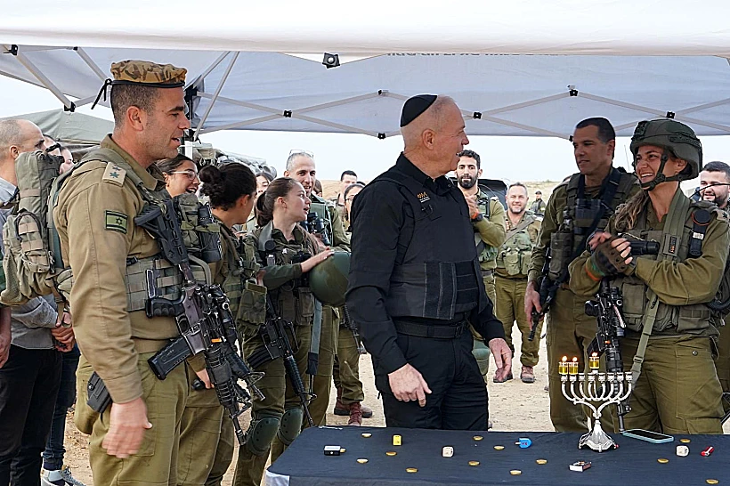 השר גלנט בהדלקת נר שני בגבול הרצועה